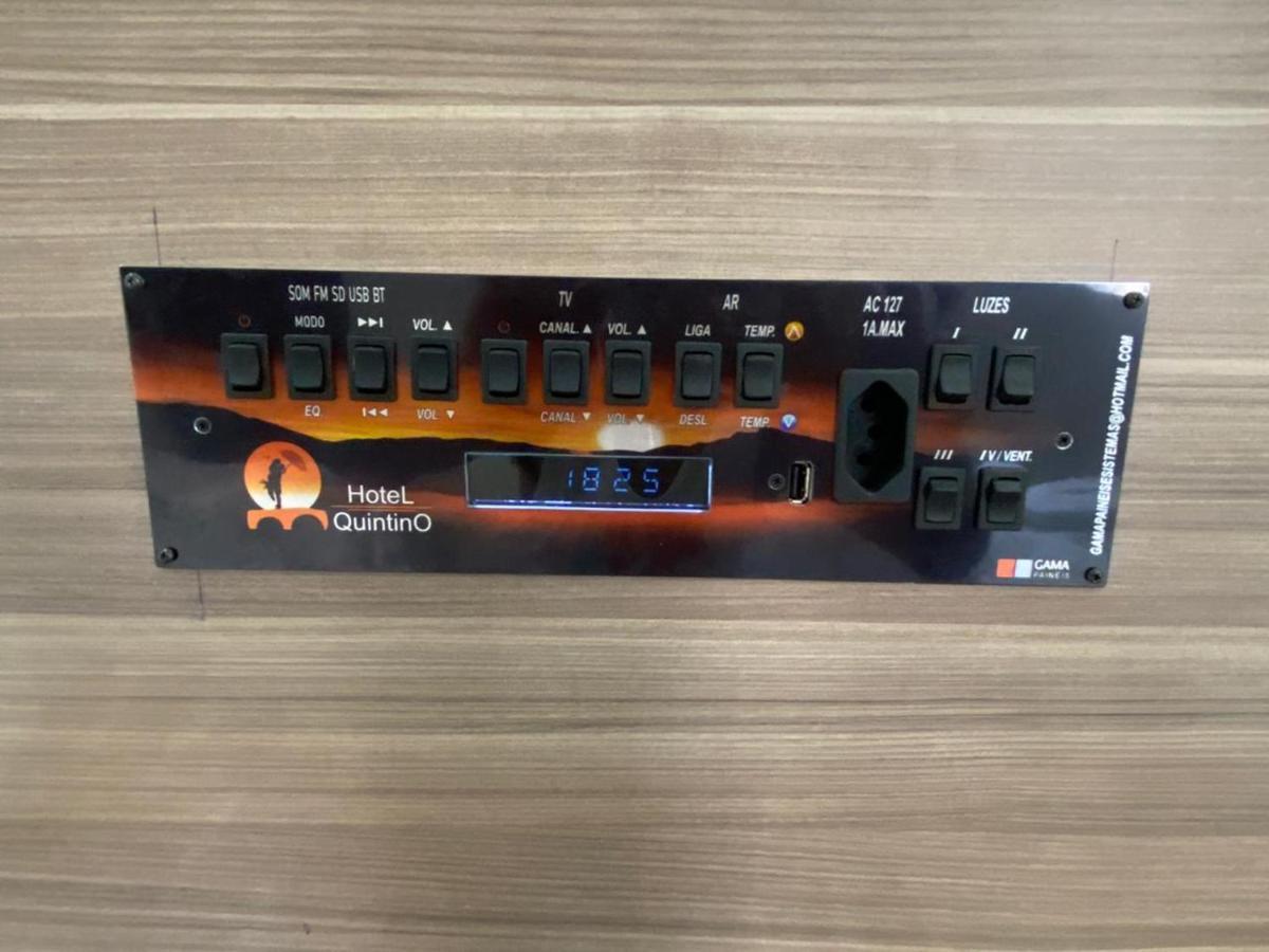 Hotel Quintino - Metro Se -Localizado No Coracao De Sao Paulo Proximo Ao Bras E 25 De Marco Com Estacionamento No Local Gratis المظهر الخارجي الصورة A control panel for a hotel room